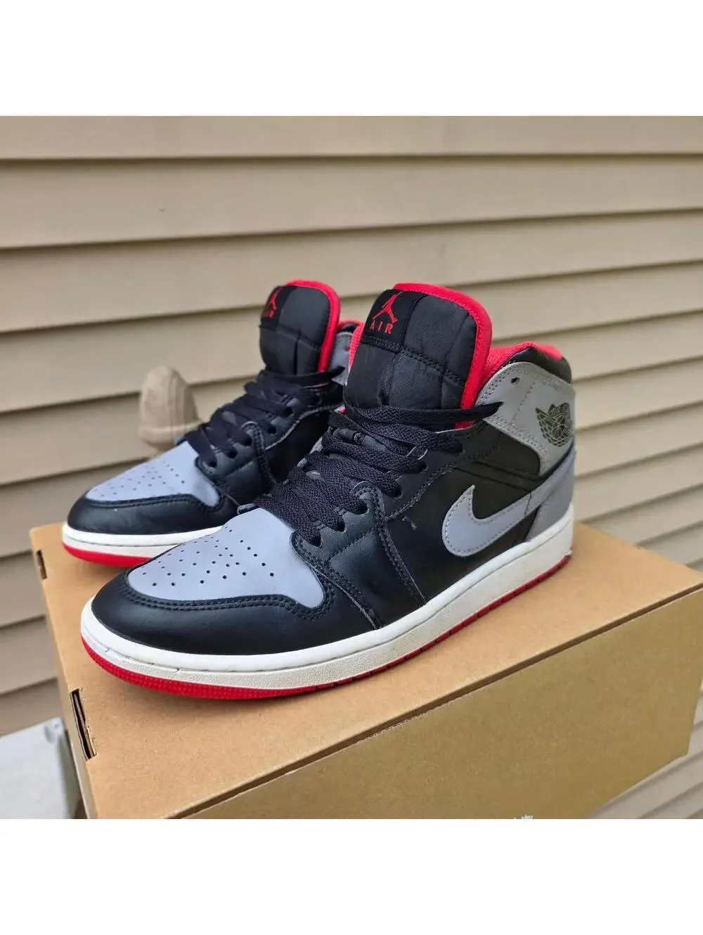 Jordan 1 Mid SE black multi coloured trainers. Size US 9 #sneakers #jordan